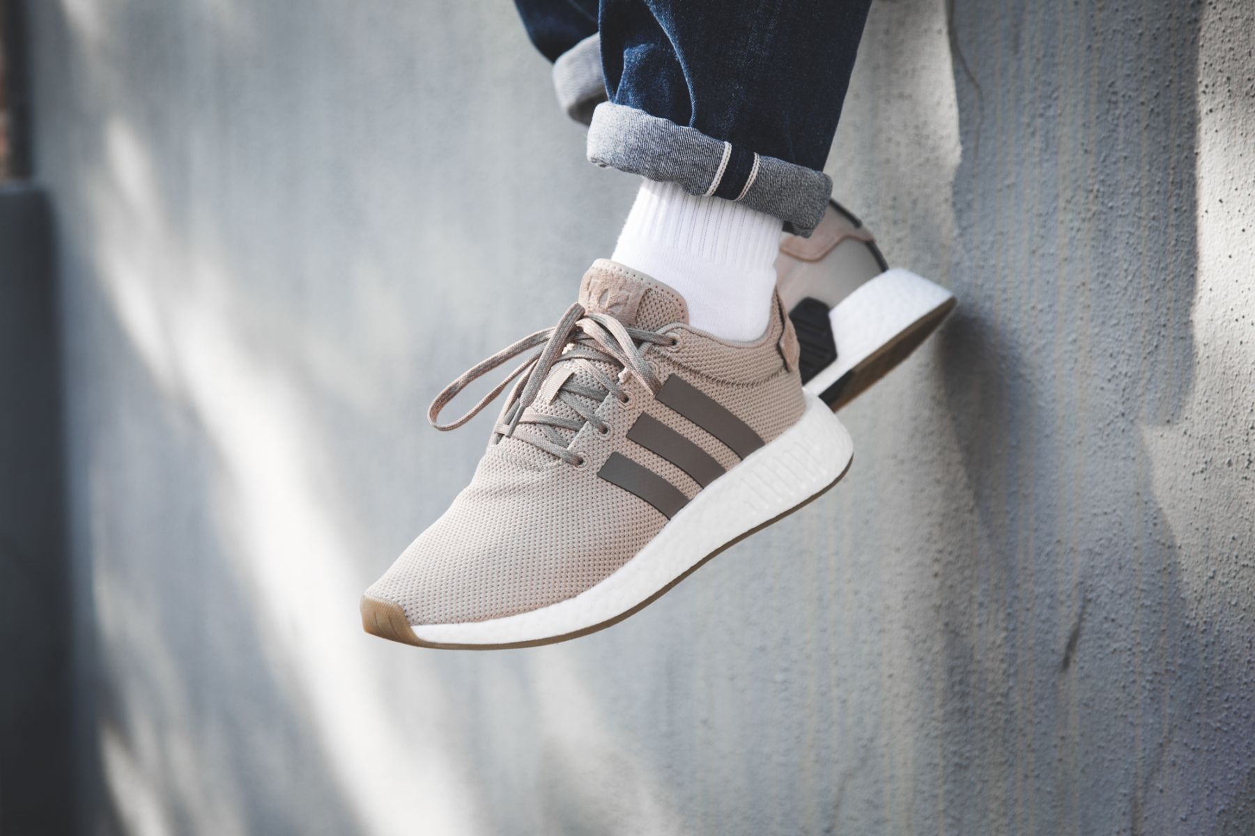 Nmd 2025 r2 khaki